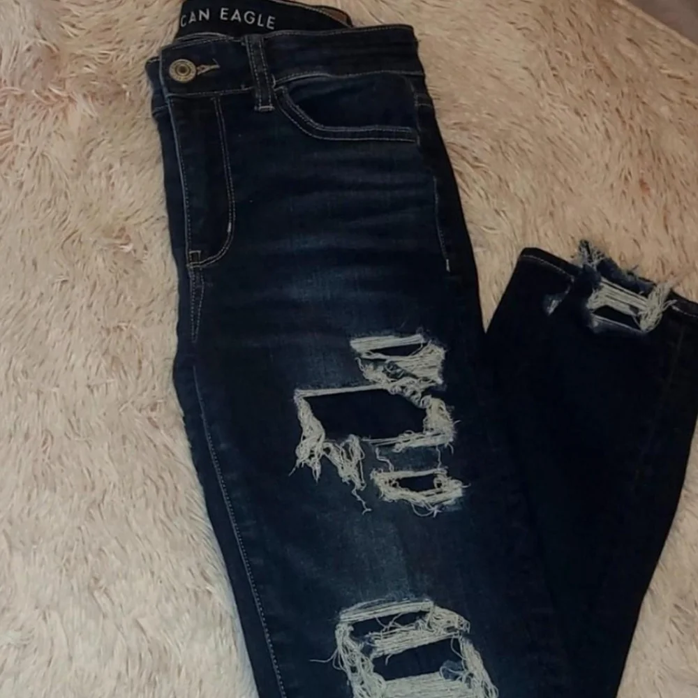 American Eagle Outfitters Ripped Denim Jeans - Picture 2 of 4